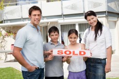 iStock_000024087097Small_happy_family_buying_house.jpg